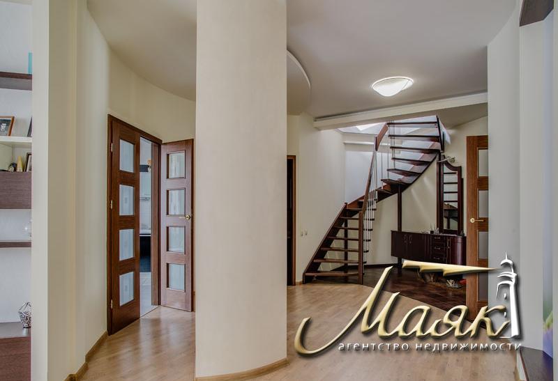 Квартира в новостройке: двухуровневая квартира с видом на Днепр, Днепровский 