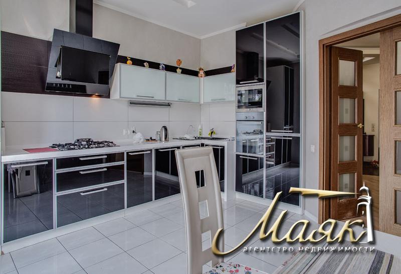 Квартира в новостройке: двухуровневая квартира с видом на Днепр, Днепровский 