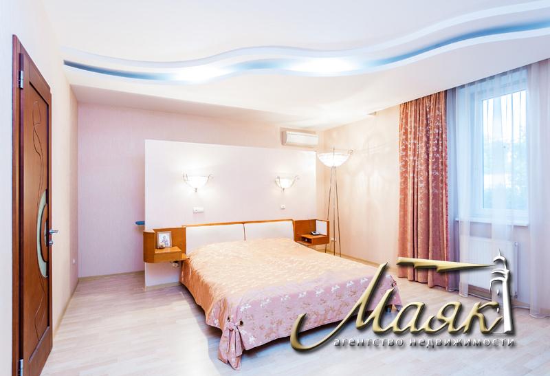 Просторная квартира 420 кв м в элитном новострое по улице Украинская 4А.