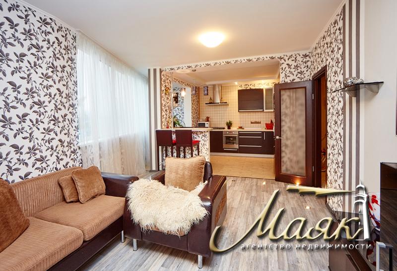 Предлагается к продаже 3-х комнатная квартира.