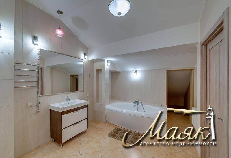 Двухуровневая квартира в ЖК "Ренессанс".