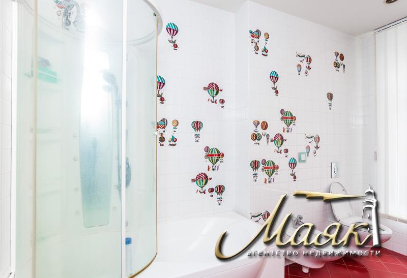 Просторная квартира 420 кв м в элитном новострое по улице Украинская 4А.