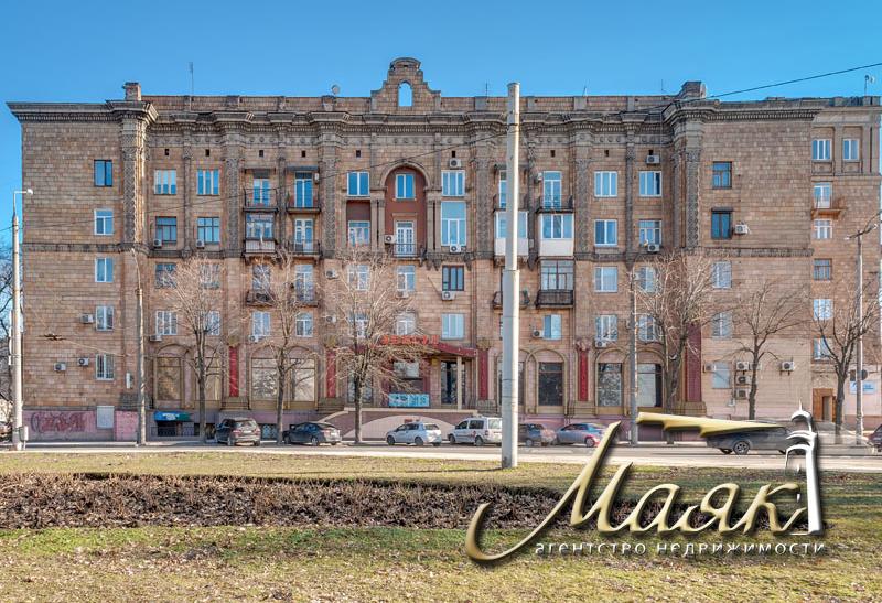 Предлагается к продаже помещение.