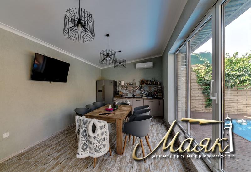 Дом в центре Правого берега.